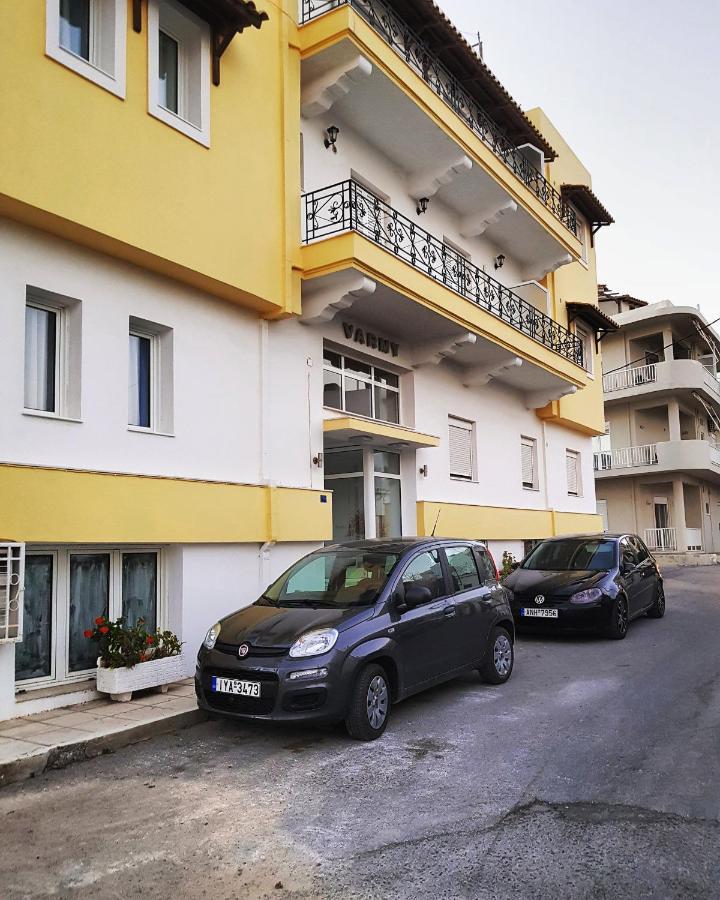 Varmy Ierapetra  Luaran gambar