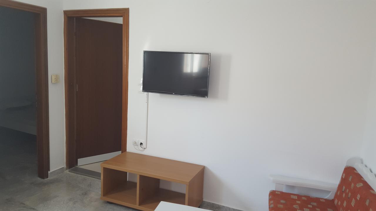 Varmy Ierapetra  Luaran gambar