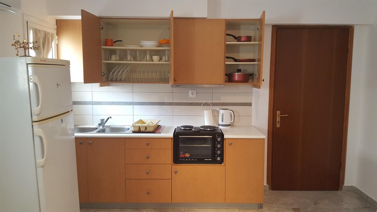 Varmy Ierapetra  Luaran gambar