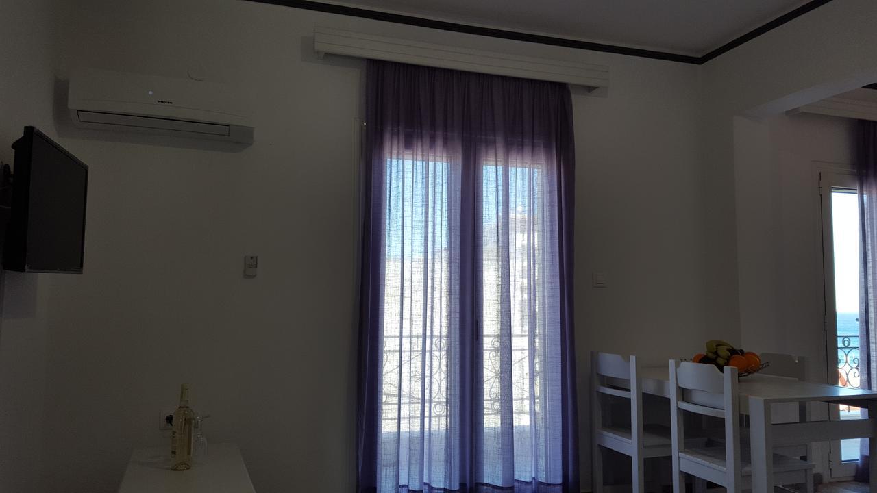 Varmy Ierapetra  Luaran gambar