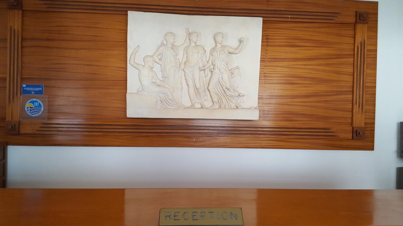 Varmy Ierapetra  Luaran gambar